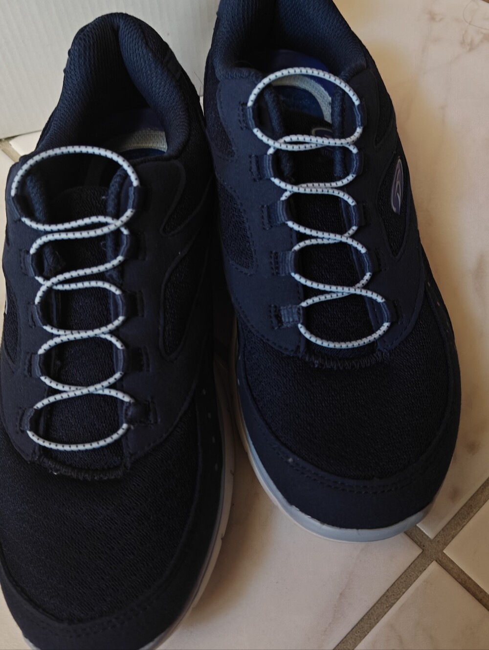 Dr. Scholl's Frenzy Navy Athletic Sneakers with Light Blue Accents, Size 9